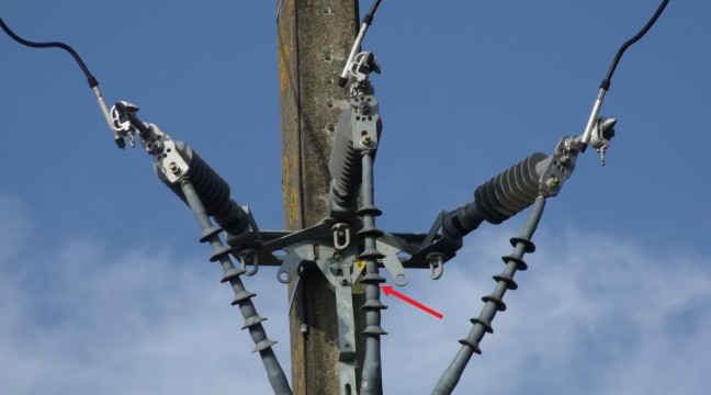 ExtrÃ©mitÃ© de cÃ¢ble de remontÃ©e aÃ©ro-souterraine 20 kV affectÃ©e par la pollution atmosphÃ©rique